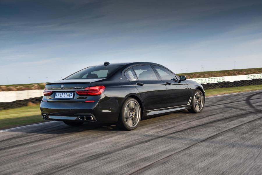  BMW M760Li xDrive 2017 года  (ZA) (фото 13 из 21)